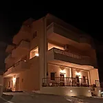 Akmadzic Appartement *