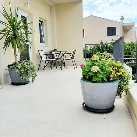 Akmadzic Apartman