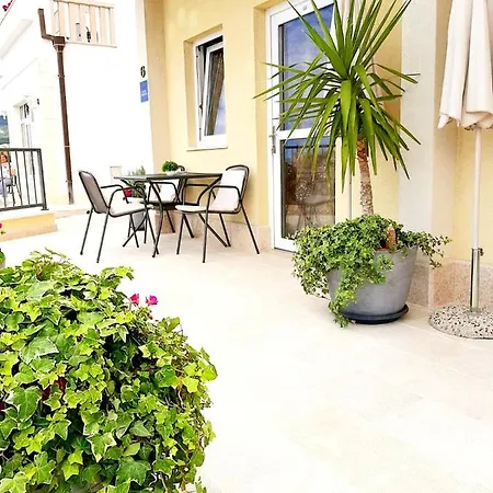 Apartamento Akmadzic