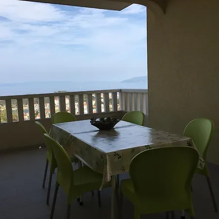 Apartamento Akmadzic