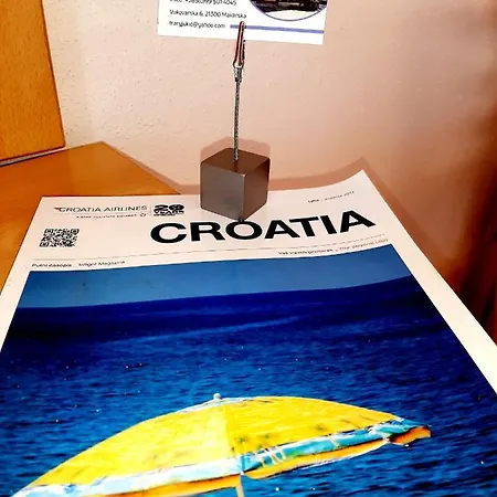 Akmadzic Apartman *