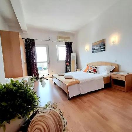 Akmadzic * Makarska