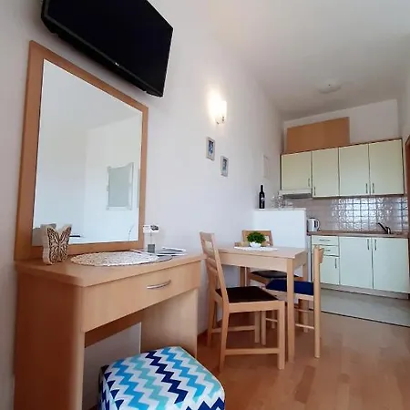 Akmadzic Makarska