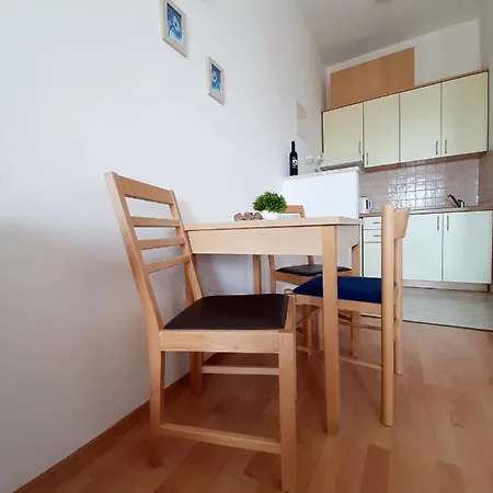 Akmadzic Apartment