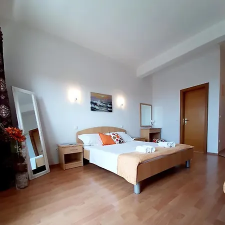 Akmadzic