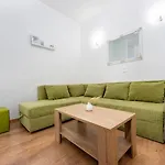 Akmadzic Apartman