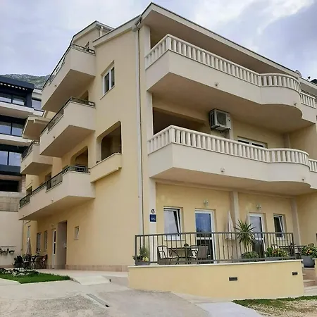 Akmadzic Apartamento Makarska