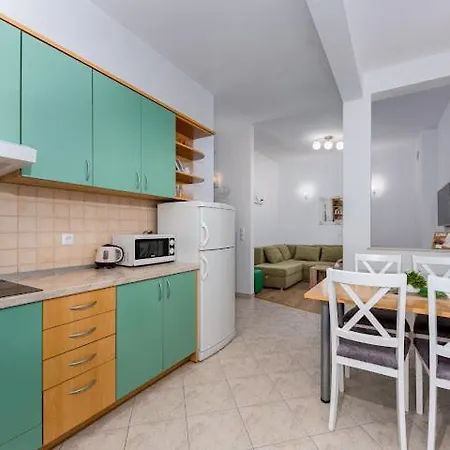 Akmadzic Lejlighed Makarska
