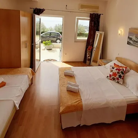 Akmadzic Apartamento