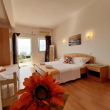 Apartamento Akmadzic